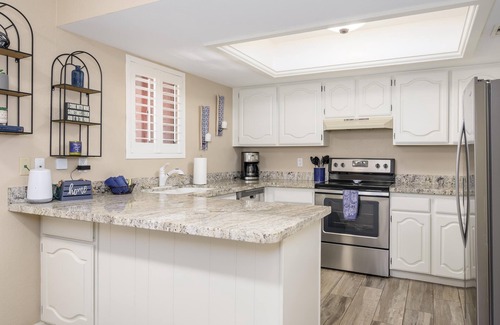 Paradise Valley Village Condo | CASA FAIRWAY: Your Golf Course View