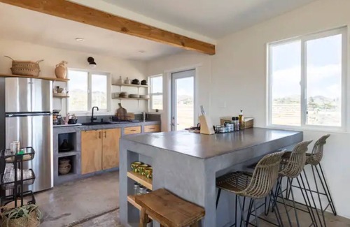 Yucca Valley Cabin | Casa Flamingo | Cozy Cabin with Views | 5 Acres
