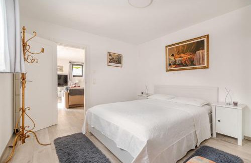 Gordola Apartment | Casa Flora