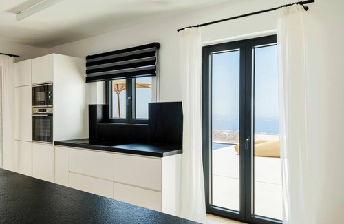 Faros Armenistis Villa | Casa Fly - A Top Luxury Villa with minimal aesthetic & breathtaking views