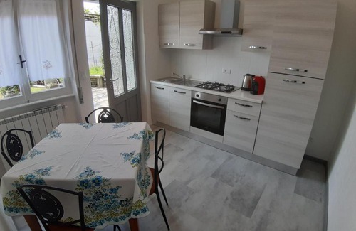 Arizzano House | Casa fontana rossa