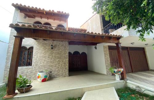 Comuna 4 Bed & Breakfast | Casa francesa