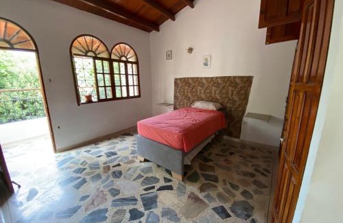 Comuna 4 Bed & Breakfast | Casa francesa