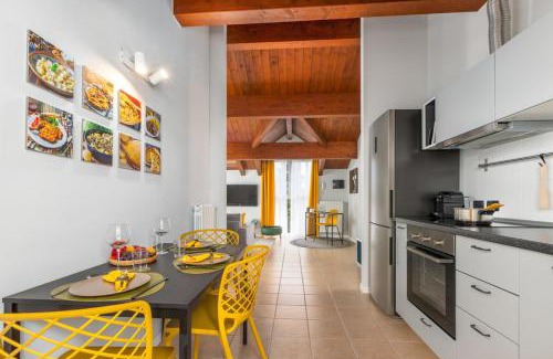 Bregnano Apartment | Casa Gialla 7a, New Apartment Milano&Como