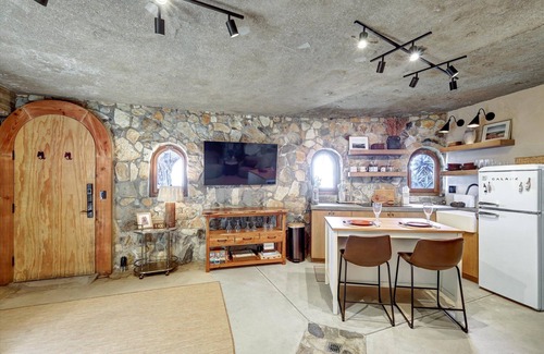 San Marcos Cottage | Casa Grotto, 1 Bed Stone Cave Cottage, Panoramic Ocean View, Stone Shower, & Gym