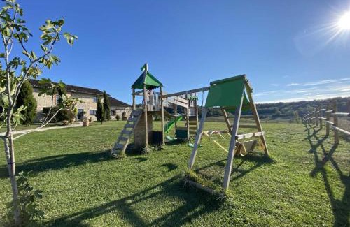 Castelnau-de-Montmiral House | Casa Guillarmou - Évasion Enchantée avec Piscine Chauffée, Spa & Clim - Vue Exceptionnelle