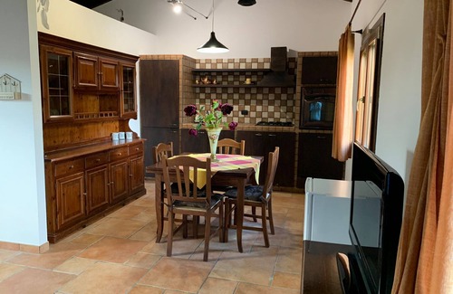 Noha Apartment | Casa In Campagna con Piscina