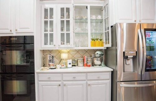 Amarillo House | Casa Italia Retreat Patio Dining & Comfort for 10