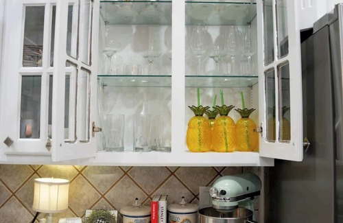 Amarillo House | Casa Italia Retreat Patio Dining & Comfort for 10