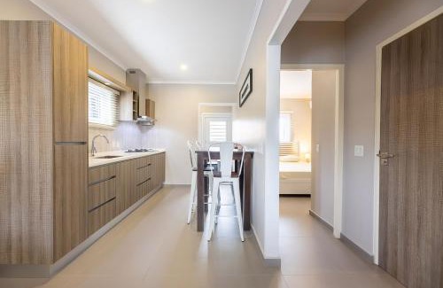Montana Rey Apartment | Casa Jade & Casa Jixx