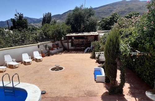 Jatar House | Casa Jatar Sleeps 6 set amidst the Natural Park with WIFI,Private Pool & Garden