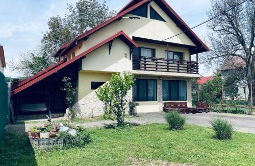 Curtea De Arges Villa | Casa Kutui