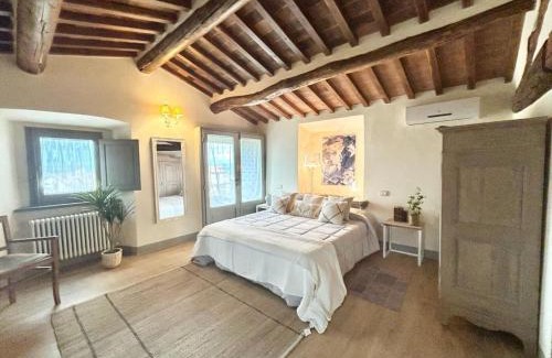 Camucia House | Casa La Fonte by PosarelliVillas
