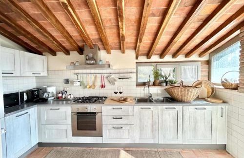 Camucia House | Casa La Fonte by PosarelliVillas