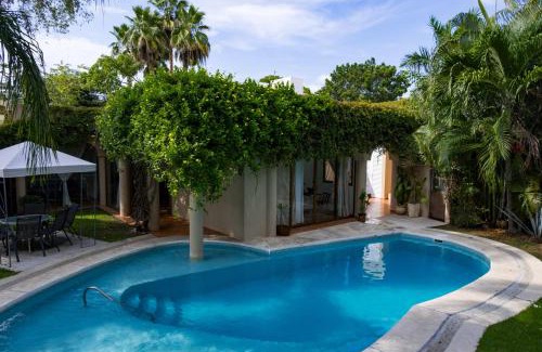 La Cruz de Huanacaxtle House | Casa La Kasbah