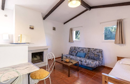 Santa Giulia House | Casa Lavezzi by Interhome
