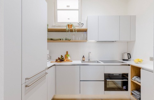 Lucca Historical Center Apartment | Casa Lazzaro Contemporary Ground Floor Apartment inside the walls of Lucca