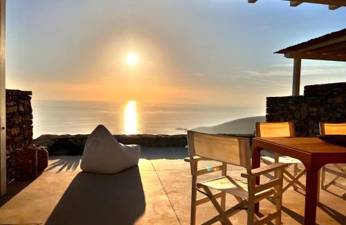 Exomvourgo House | Casa Levante