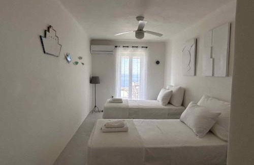 Exomvourgo House | Casa Levante