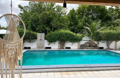 Willemstad Apartment | Casa Linda - centrally located with a beautiful pool