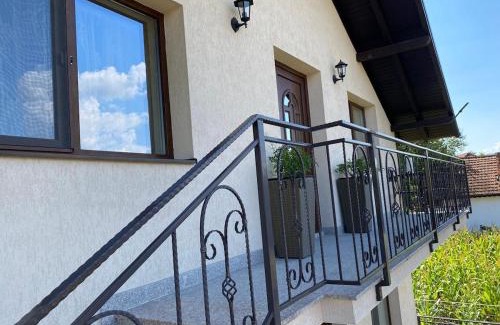 Curtea De Arges Apartment | Casa Linda