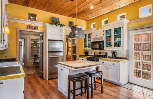Downtown Santa Fe House | Casa Lola - Walk to the Plaza and Railyard