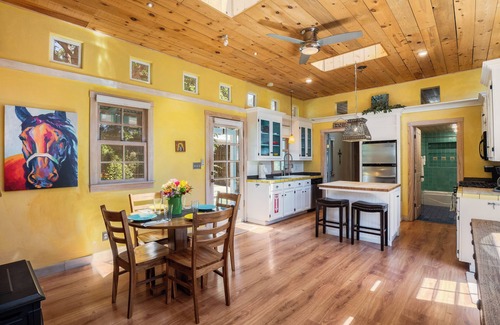 Downtown Santa Fe House | Casa Lola - Walk to the Plaza and Railyard