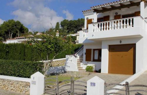 Sant Jaume Mediterrani Villa | Casa Louise - Great Value 3 Bedroom House In Son Bou - Perfect For Families