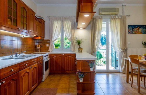 Corfu Town Apartment | Casa Loula - spacious and stylish apartment with an elevator, located near Corfu city
