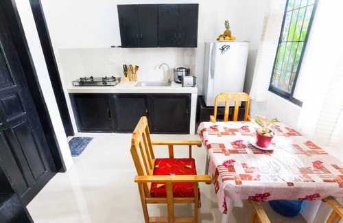 Catangnan House | Casa Luna Deluxe Cottage, General luna, minutes from Cloud 9, Restaurants, ect.