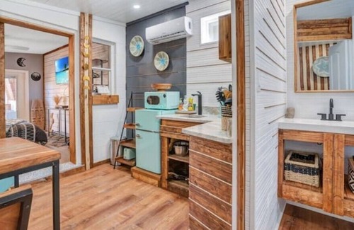 Conway Apartment | Casa Luna - Remodeled Lakefront Apartment