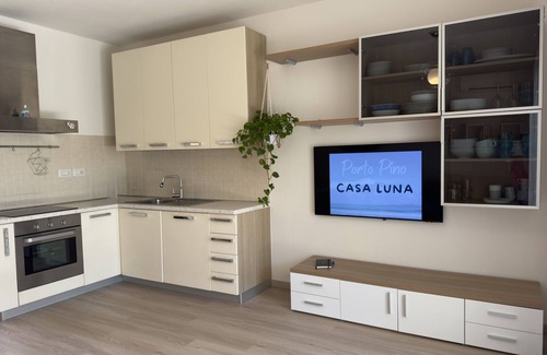 Porto Pino House | Casa Luna within walking distance of Porto Pino beach