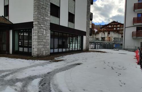 Madesimo Apartment | Casa Madesimo - Impianto sciistico e Parcheggio