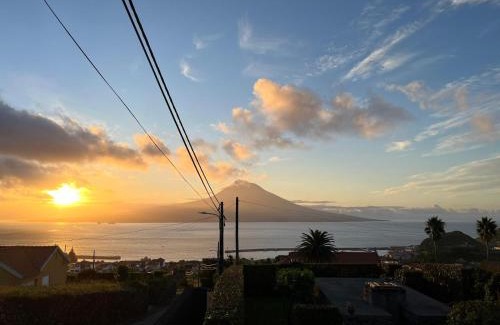 Horta House | Casa Mar do Triângulo