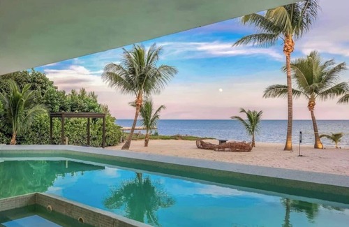 Marathon House | Casa Mare 5 bedroom 6 bath Tropical Oasis on the O