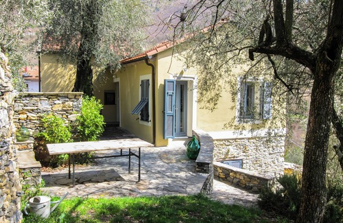 Pieve di Teco House | casa Maremonti - Ligurian country house in perfect tranquility, Maritime Alps and sea