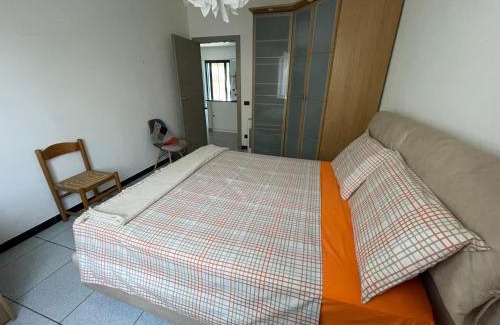 Ispra Apartment | Casa Maria-Appartamento in Villa