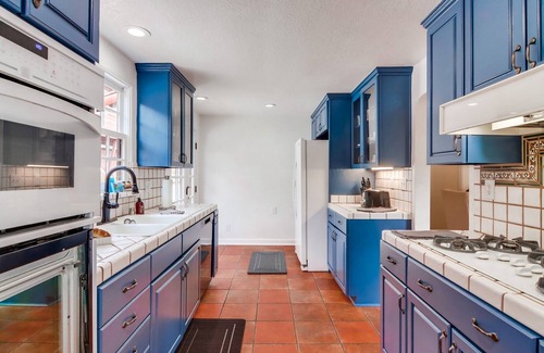 Old Town House | Casa Mariposa |3BR Charming Old Town Home +Hot Tub