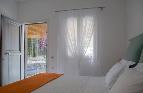 Zefiria Apartment | Casa Meltemi Milos an oasis of peace a stone's throw from the beaches!