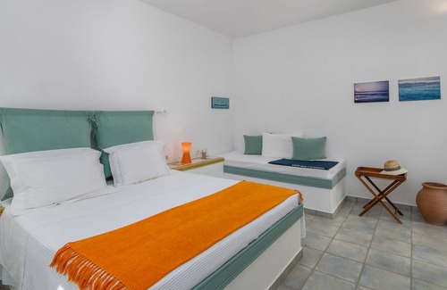 Zefiria Apartment | Casa Meltemi Milos an oasis of peace a stone's throw from the beaches!