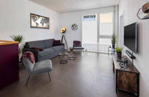 Langenthal Apartment | Casa Milla, Apartment Wuhr - Zentrales Loft am Fluss mit Balkon & Parkplatz