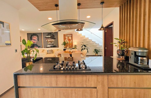 Juriquilla House | Casa Moderna con Recamara en Planta Baja, Juriquilla