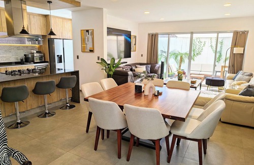 Juriquilla House | Casa Moderna con Recamara en Planta Baja, Juriquilla