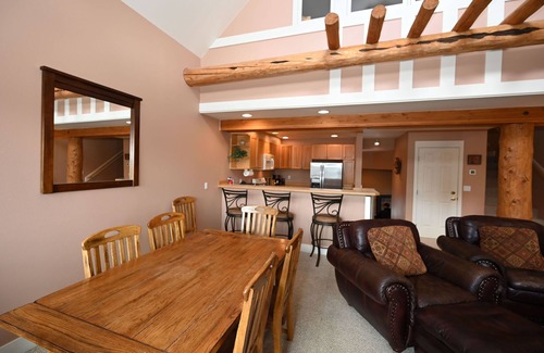 Saddle Ridge House | Casa Moonlight Two - Ski in/Out - Direct to Iron Horse Lift - 2 Bed 2.5 Bath