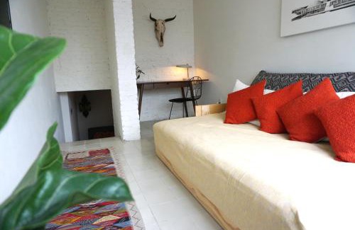 Americana Hotel | Casa Morelos by Barrio Mexico