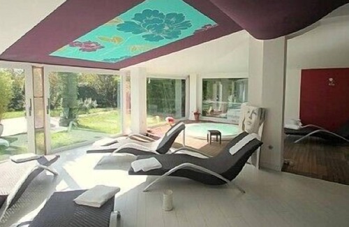 San Cipriano Picentino House | Casa Nocciola B, fully refundable with voucher*: A graceful two-story apartment surrounded by the greenery.