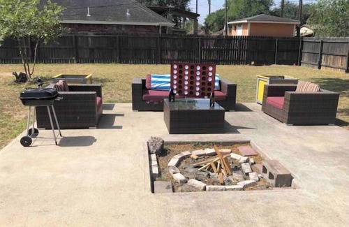 Weslaco House | Casa Padre, Perfect for long term stays.