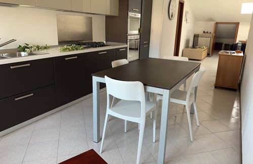 San Pietro in Cariano Apartment | Casa Piera-Comfortable apartment in San Pietro in Cariano, Casa Piera - Comodo appartamento a San Pi