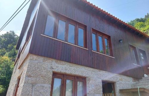 Parada de Bouro House | Casa Pinhão De Sousa
