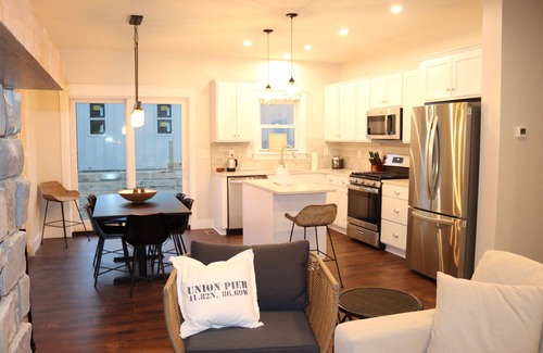 Union Pier House | Casa Playa: BRAND NEW, 4 Bedroom Family Retreat w/private HotTub